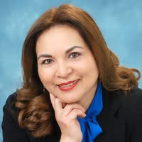 Dra. Yasmina Beatriz Riega Virú